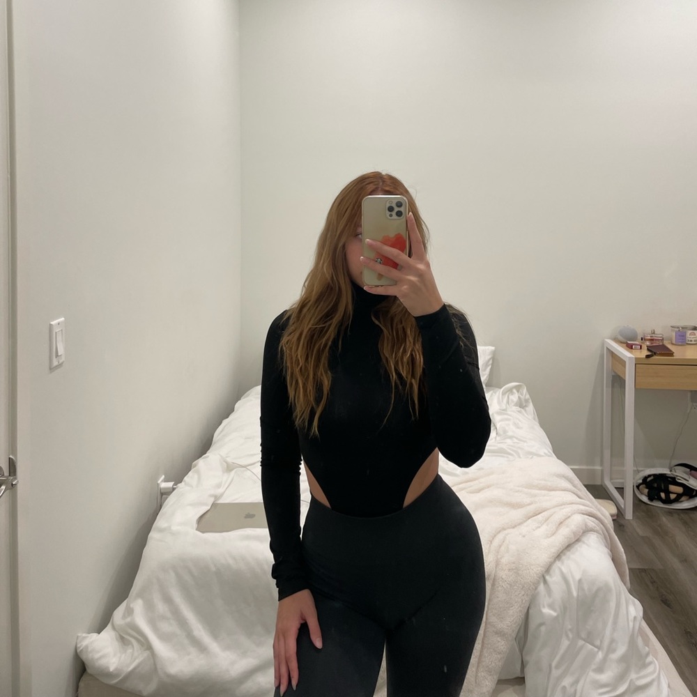 Turtleneck high cut bodysuit ❤️‍🔥